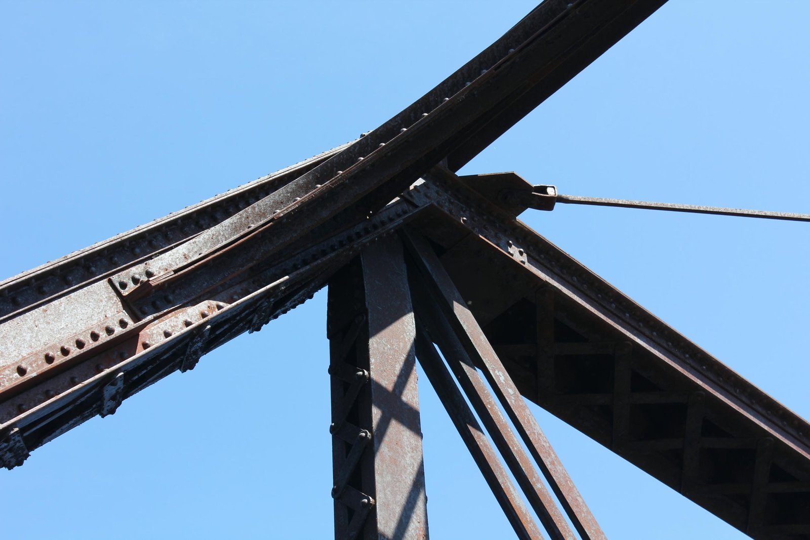 Upper angle connection